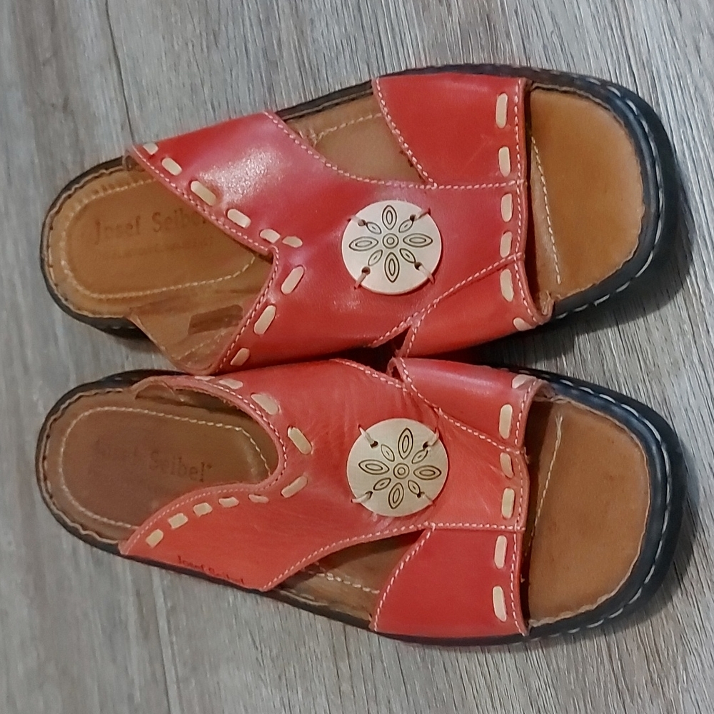 Josef Seibel sandal slide style